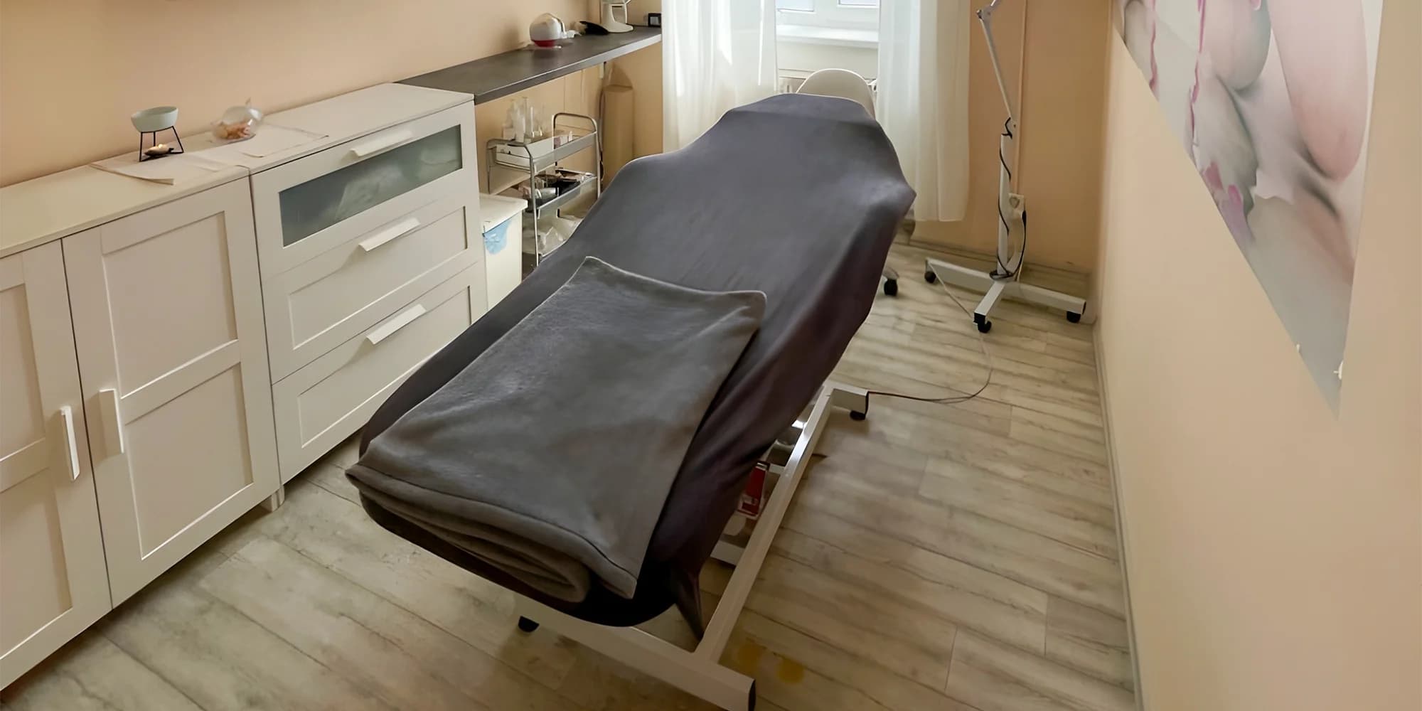 Tradiční havajská masáž Lomi Lomi na 60 nebo 90 minut